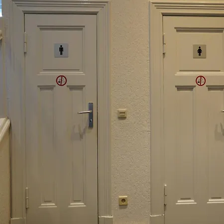 Ambert Отель 3*