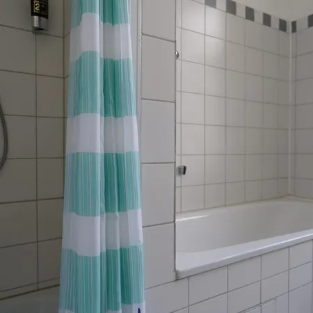 Отель Ambert 3*