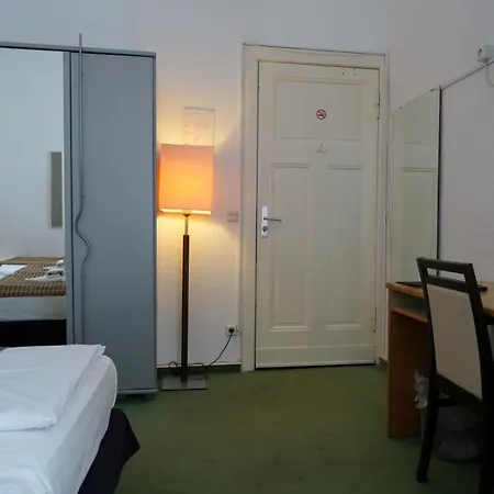 Ambert Hotel 3*
